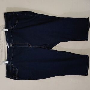 Lane Bryant Women's Size 28 Mid-Rise Pedal Pusher Length